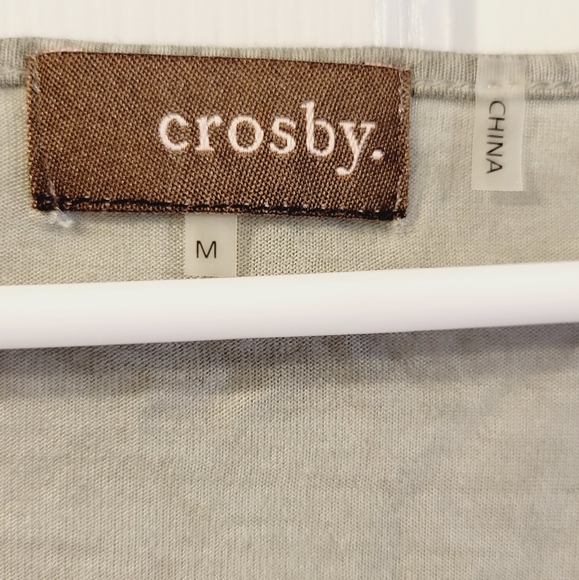 Beautiful top - Picture 3 of 3